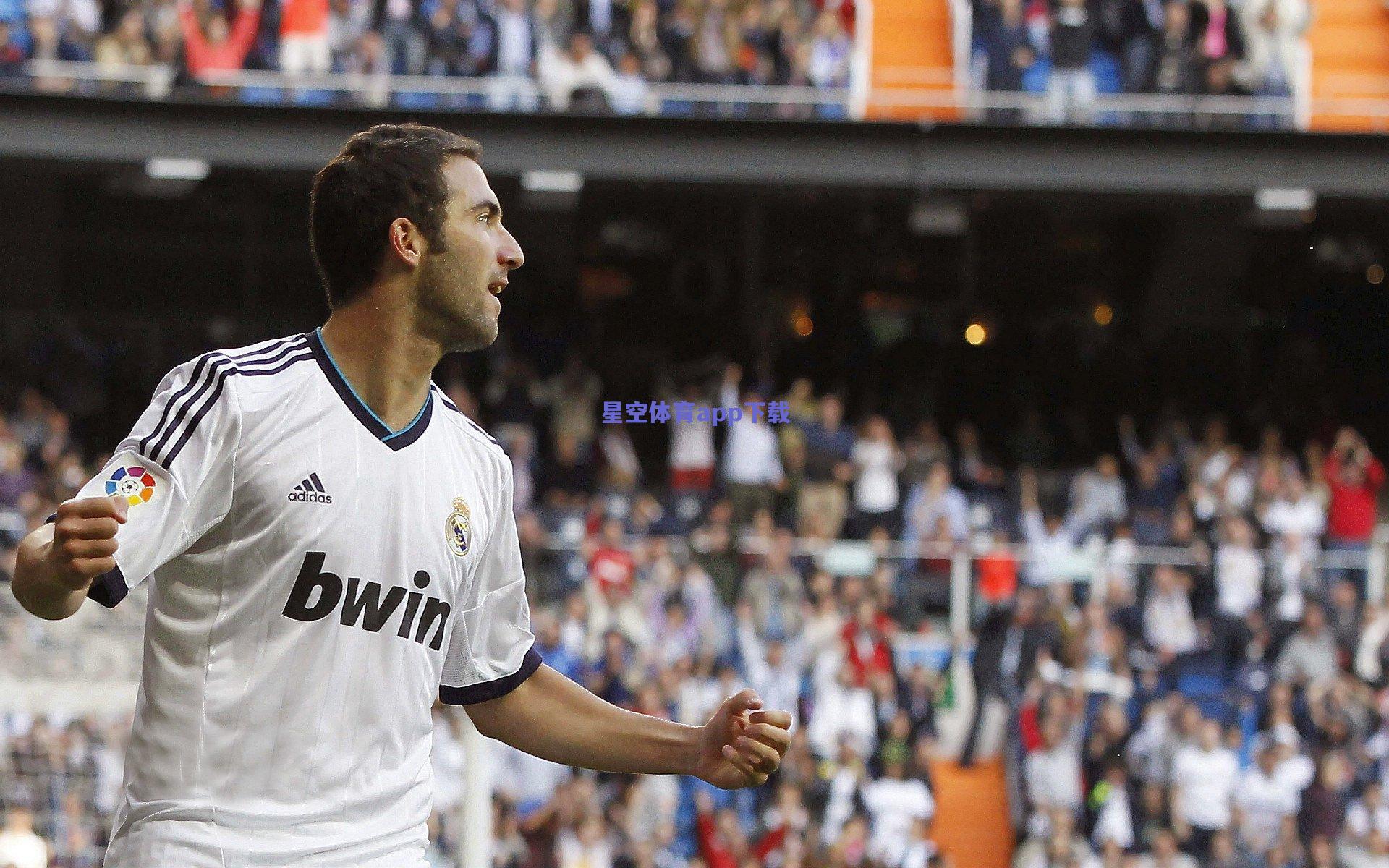 芒特盛赞全队下半场坚韧表现 直言与B费搭档享受非凡