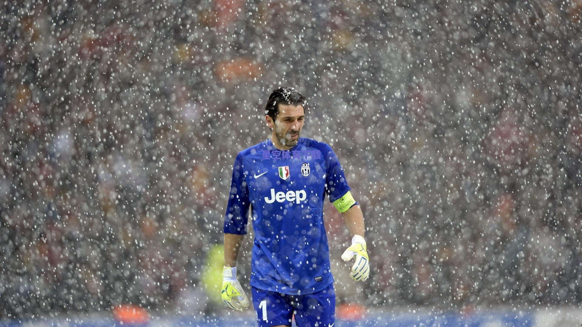 终场哨响争议起！上海男篮不败金身遭罚球绝杀，主帅滞留赛场激烈质问裁判