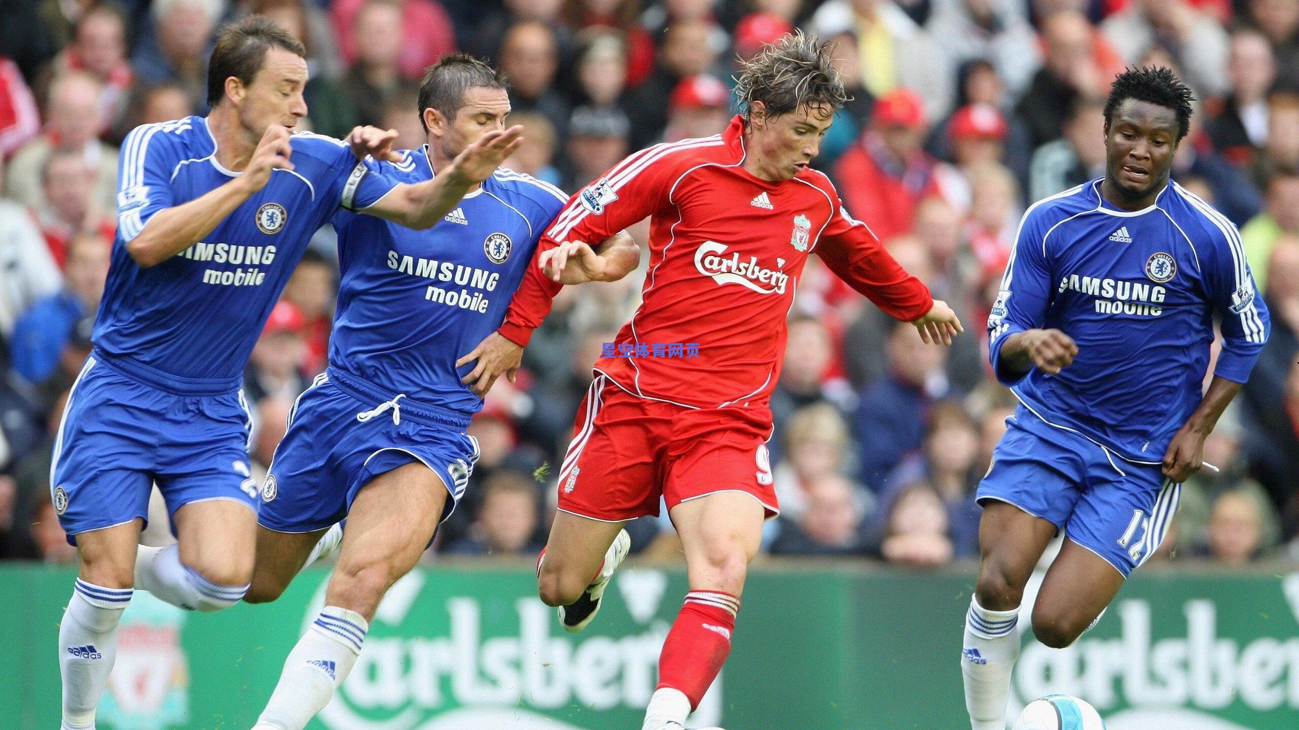 马拉多纳广场遭封锁引发混乱，那不勒斯足球赛前交通陷入瘫痪